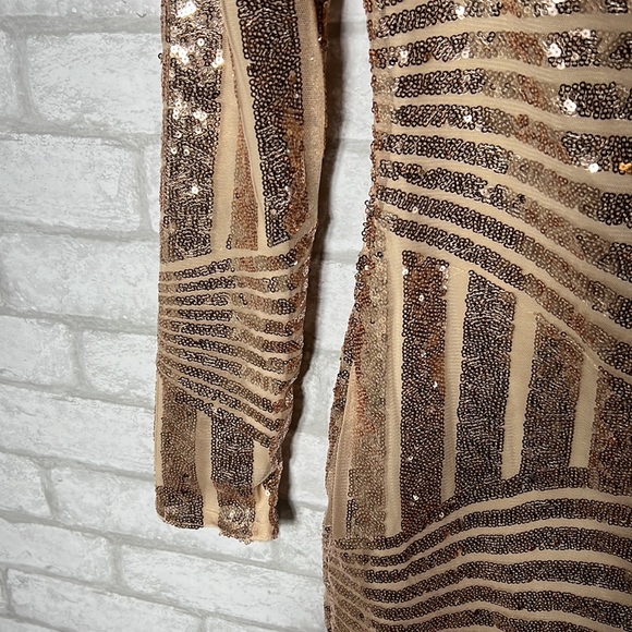 O. Vianca long sleeve sequined back cut out mini dress size M - Picture 7 of 12